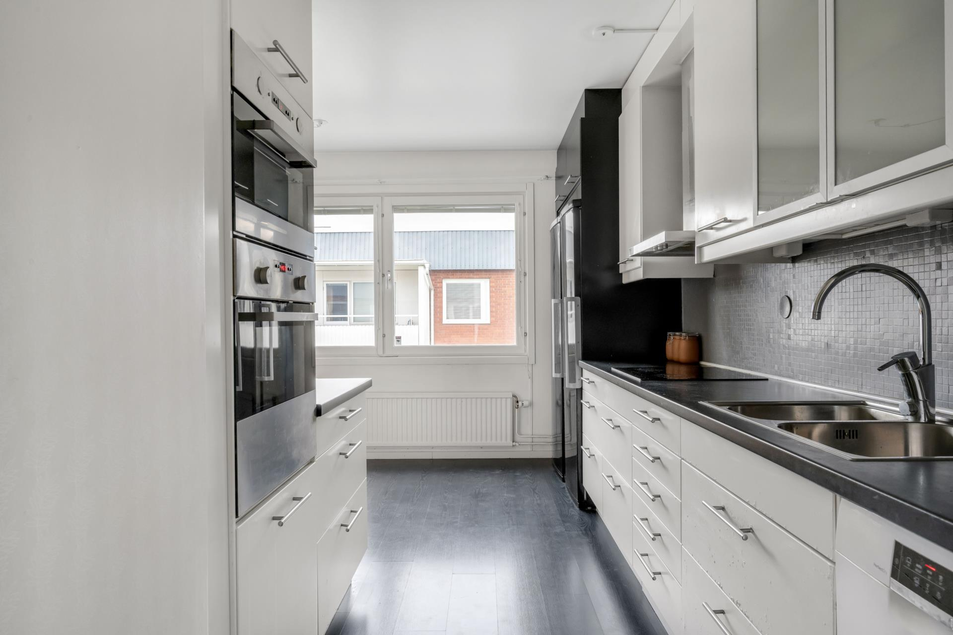 CBILD5MI2EMV5B2T0OI90