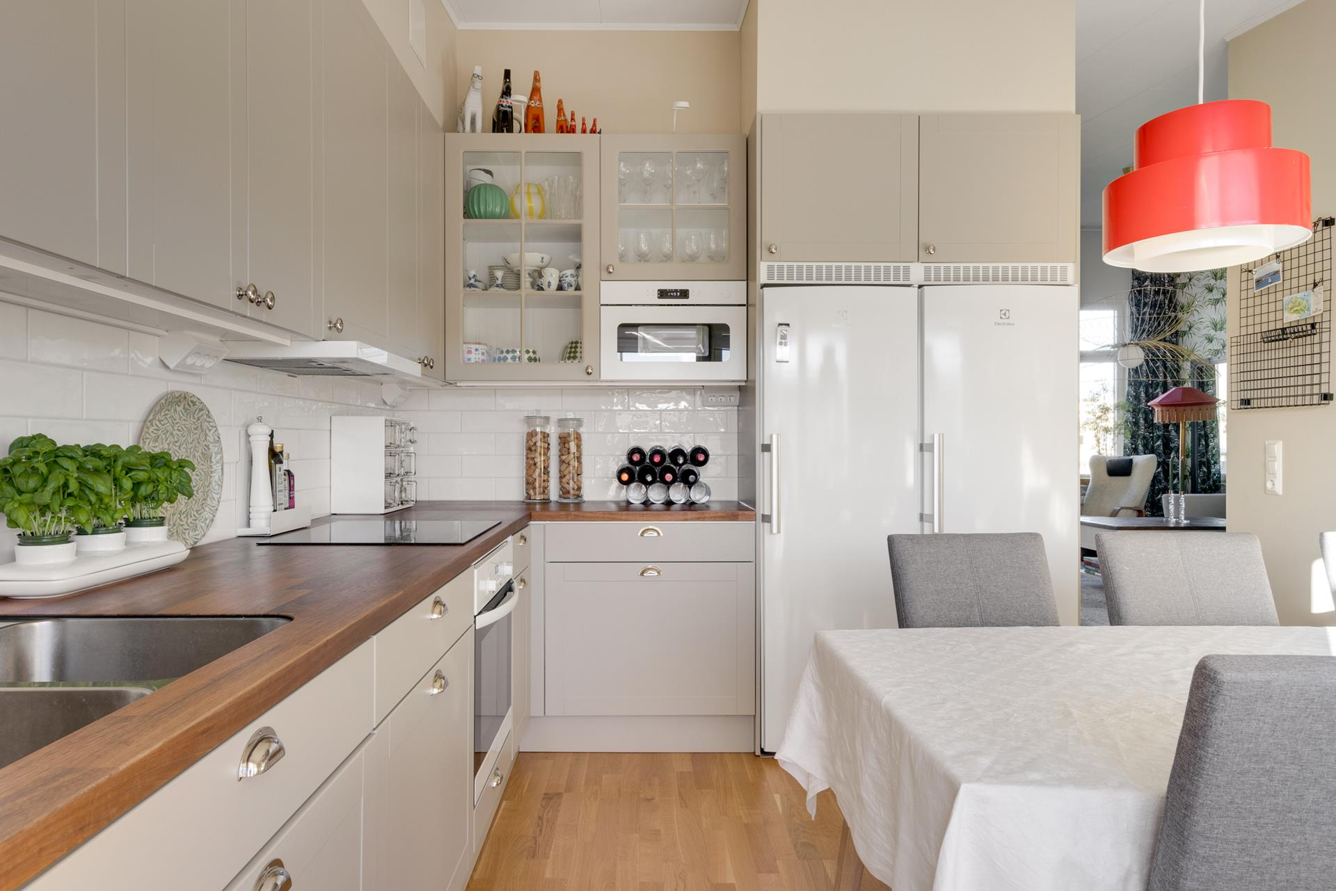 CBILD5MKQ3H7ONIN9546T