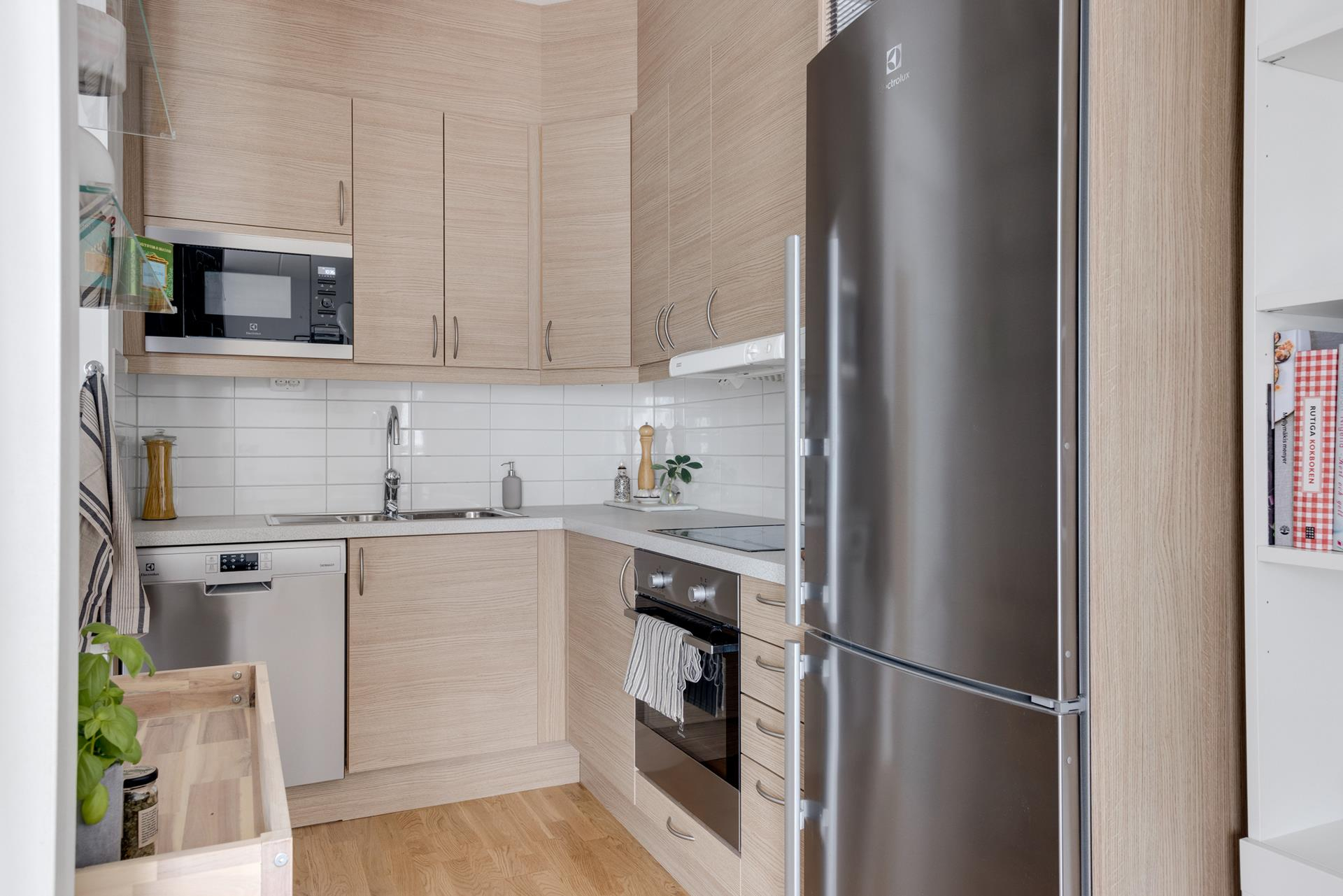 CBILD5HIR6LF5M4D2CDO4