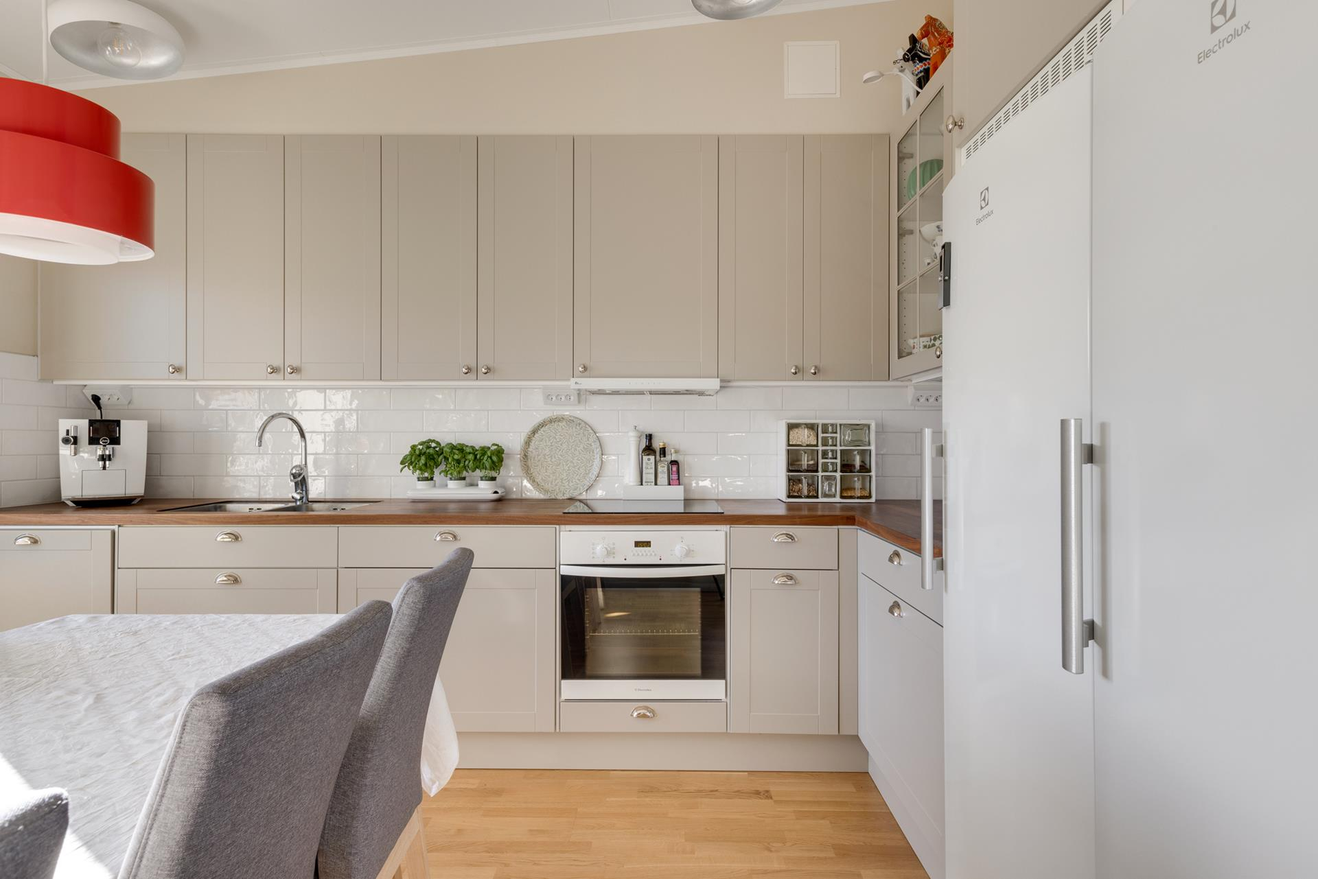 CBILD5MKQ3H6NHIN953Q9