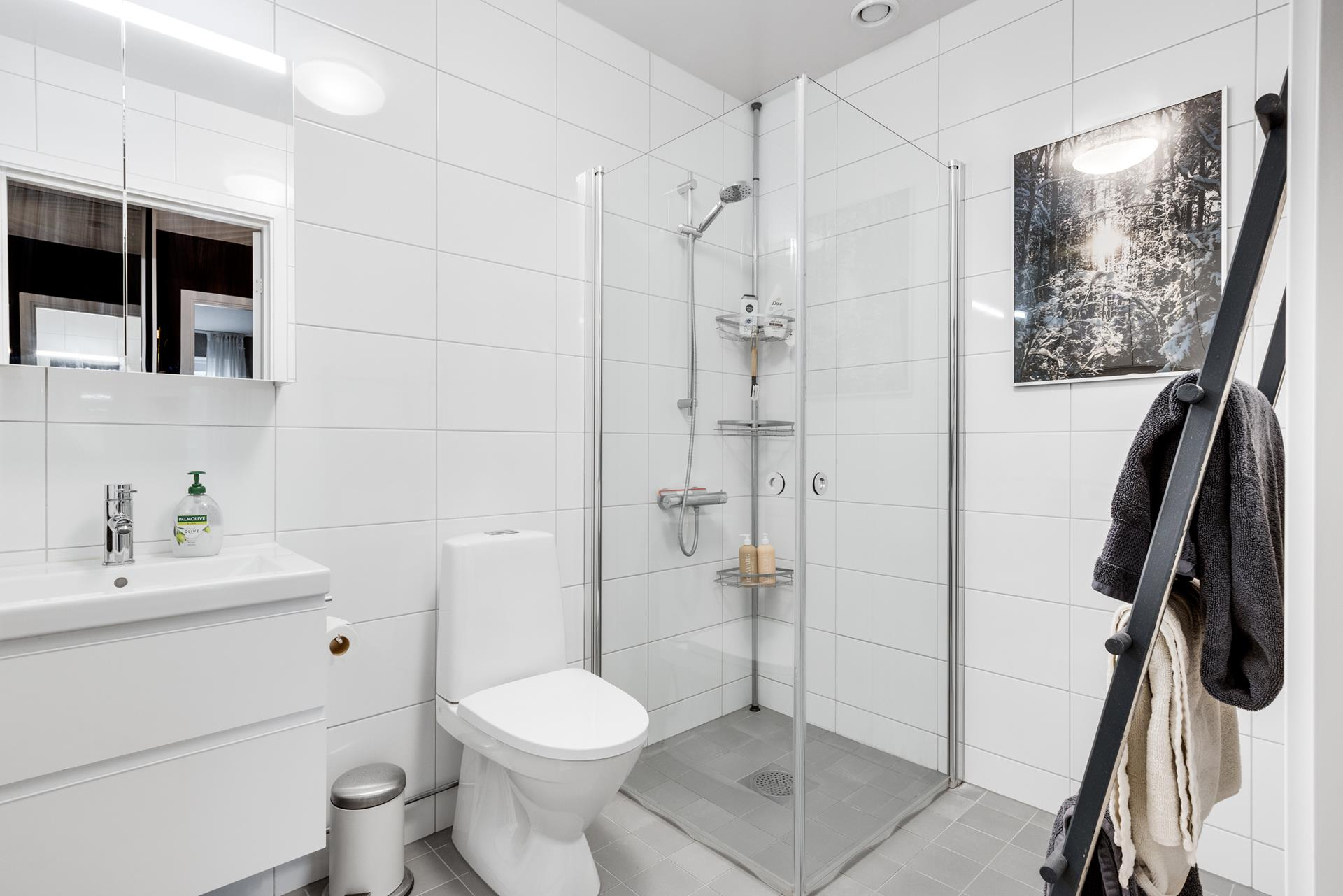 CBILD5LN2332N594FGQ3U